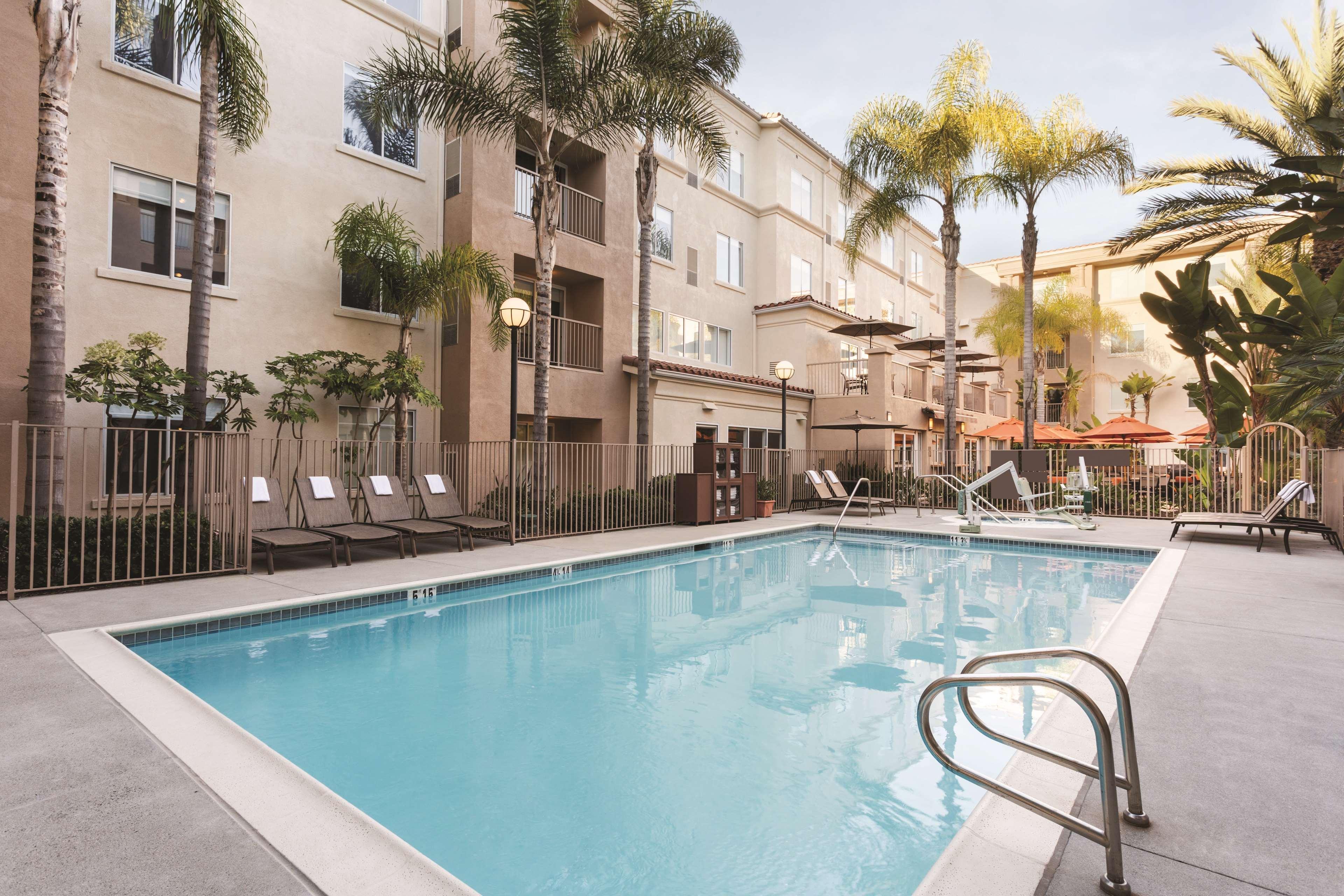 Hyatt House San Diego Sorrento Mesa Hotel Exterior photo