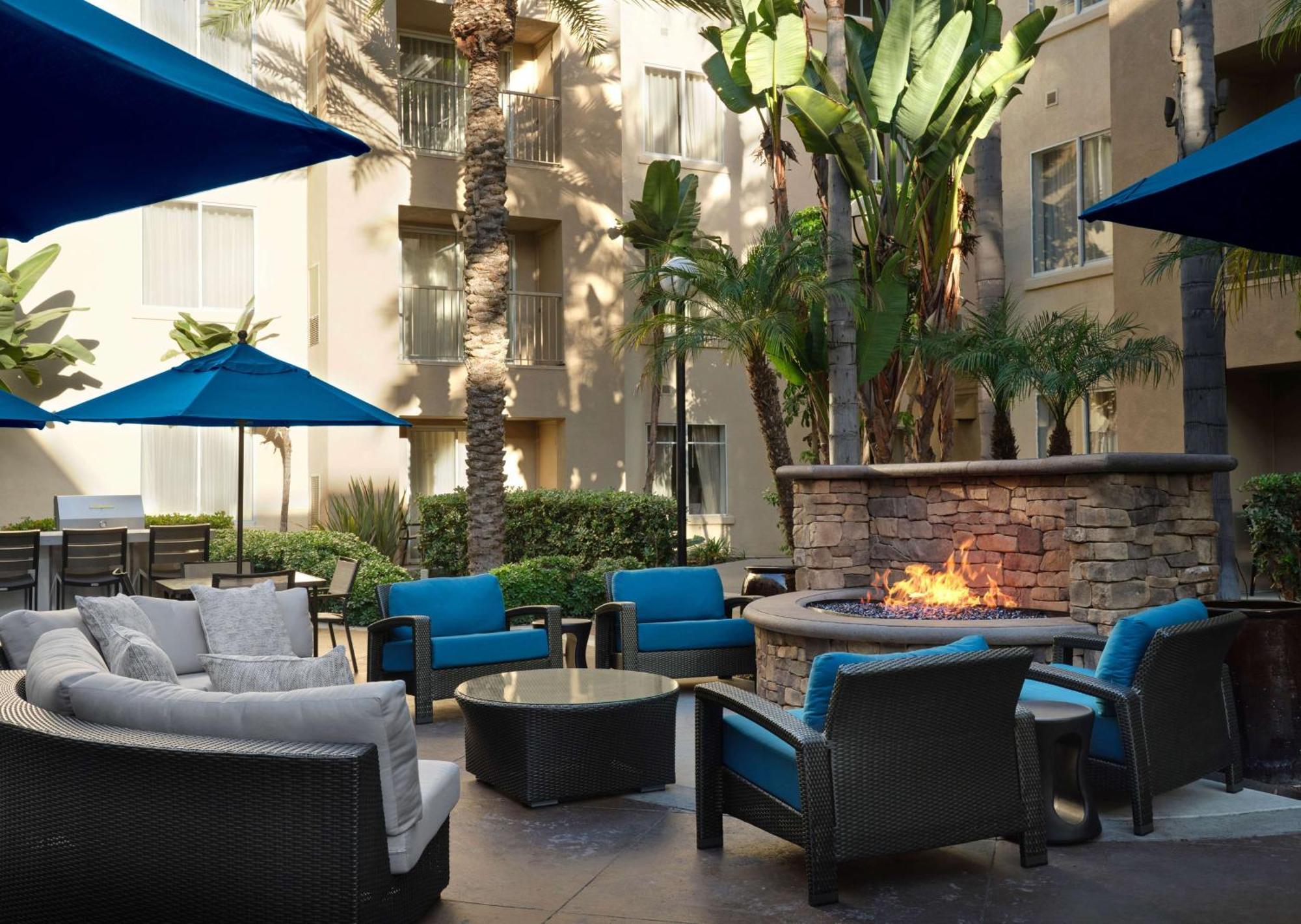 Hyatt House San Diego Sorrento Mesa Hotel Exterior photo